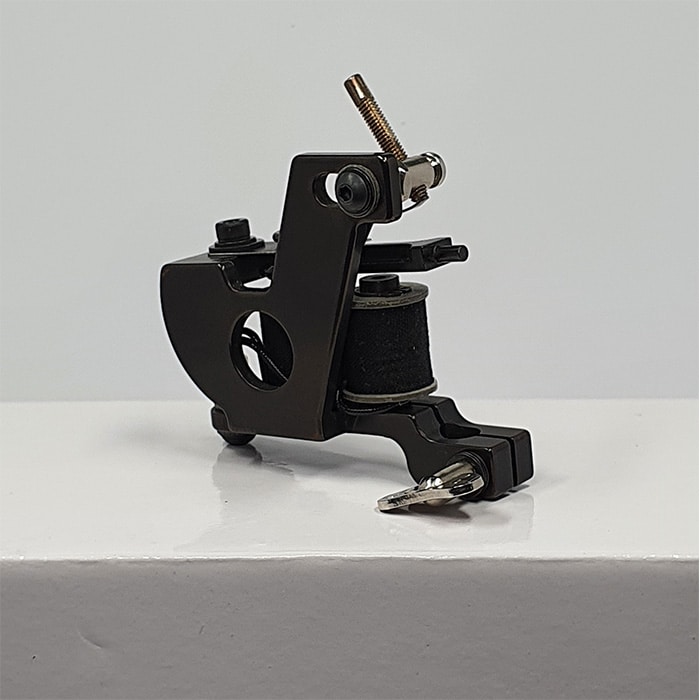 אלמנה-שחורה-מיני-ליינר-2